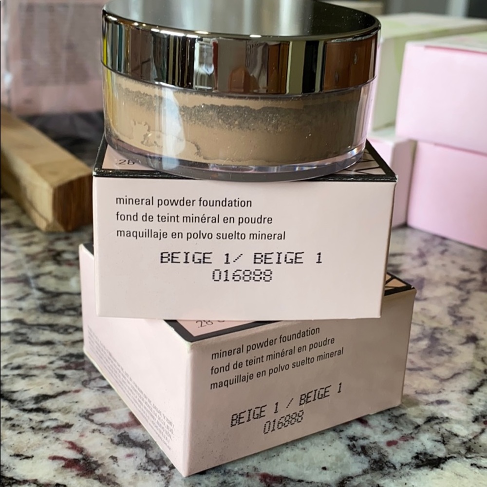 Mary Kay mineral powder foundation - beige 1